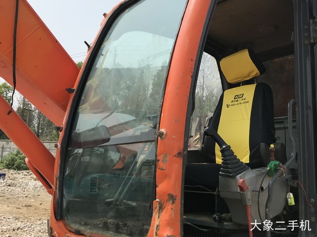 斗山 DX75 挖掘机