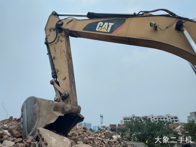 卡特彼勒 323DL 挖掘机