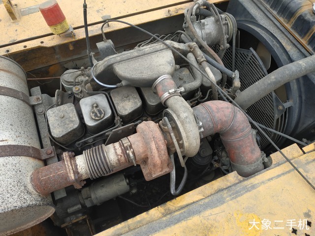 现代 R210W-5 挖掘机