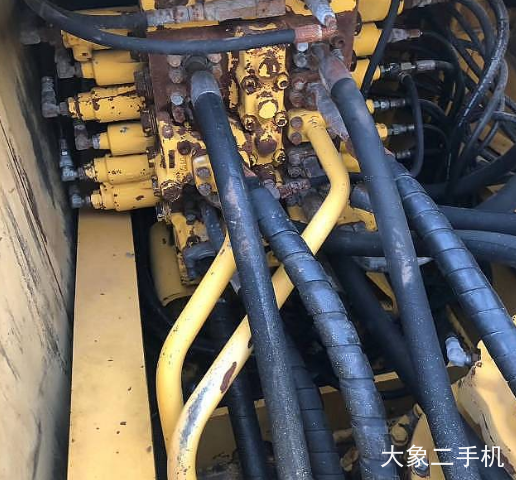 小松 PC200-8 挖掘机