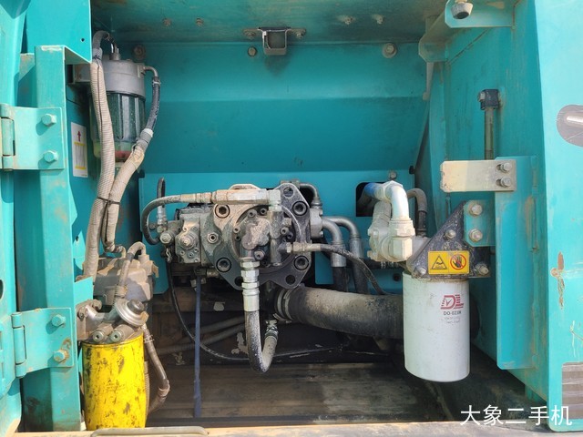 神钢 SK210LC-8 挖掘机