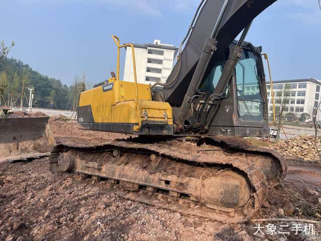 沃尔沃 EC200D 挖掘机