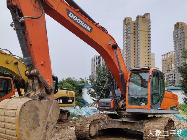 斗山 DX260LC-9C 挖掘机