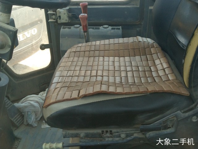 山东临工 LG933L 装载机