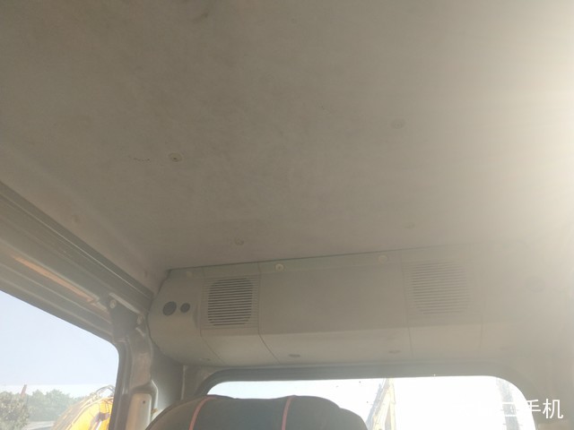 三一重工 SY215C-8 挖掘机