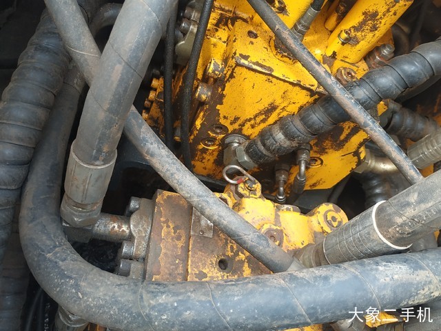 现代 R225LC-7 挖掘机