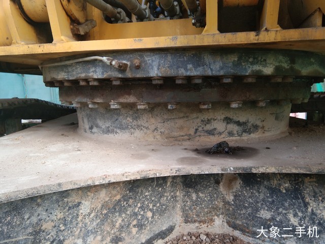 小松 PC240LC-8M0 挖掘机