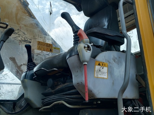 徐工 XE335C 挖掘机