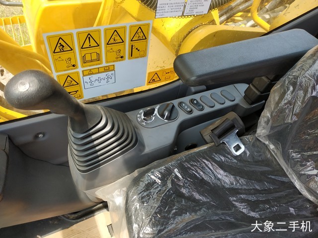 小松 PC210-8M0 挖掘机