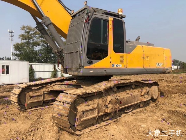 徐工 XE470D 挖掘机