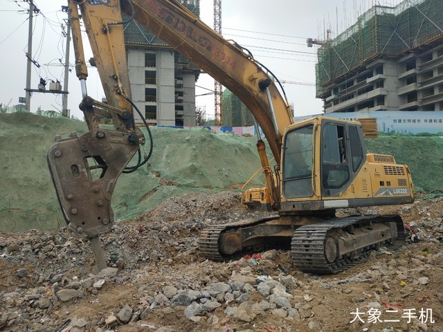 山东临工 LG6220 挖掘机