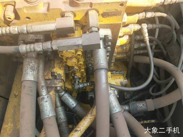 小松 PC200-8 挖掘机