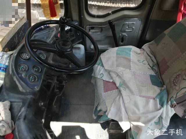 龙工 LG833 装载机