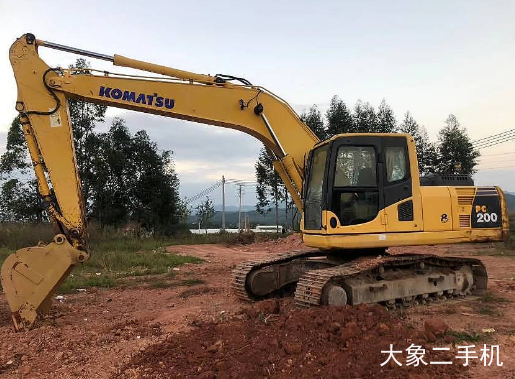 小松 PC200-8 挖掘机