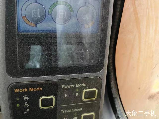 现代 R210W-7 挖掘机