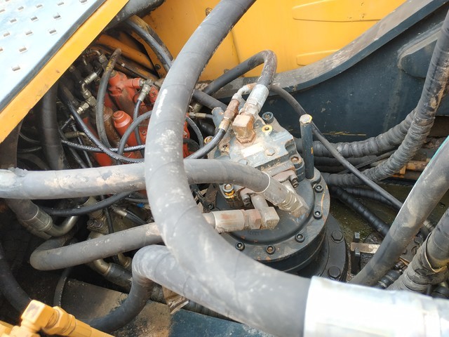 现代 R265LC-9 挖掘机