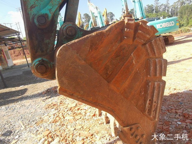 神钢 SK380D 挖掘机