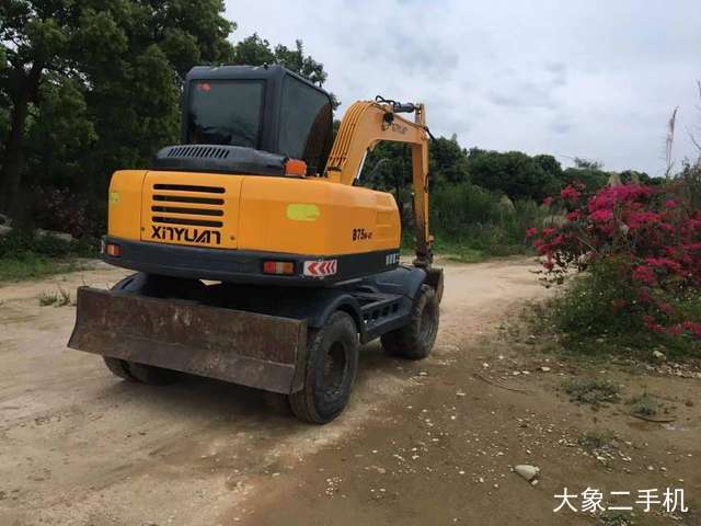 新源 XY75W-9 挖掘机