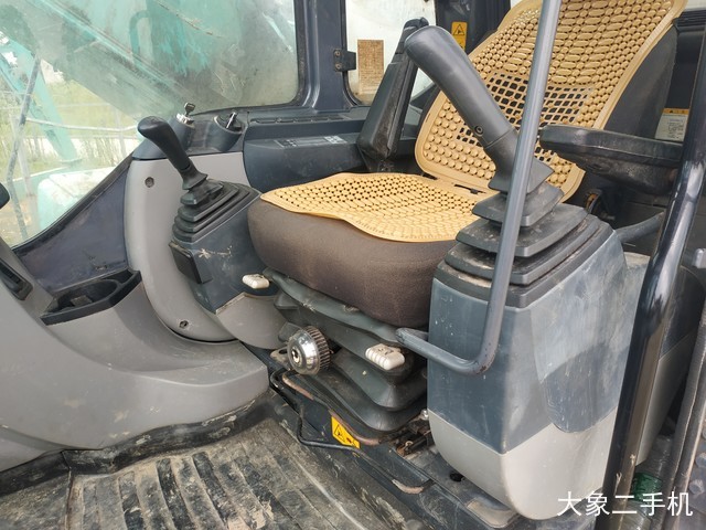 神钢 SK330-8 挖掘机