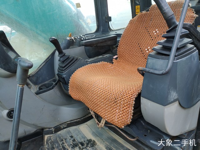 神钢 SK250-8 挖掘机