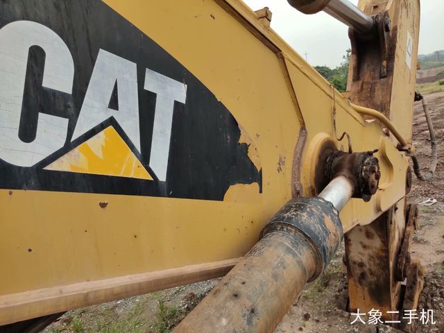 卡特彼勒 374DL 挖掘机