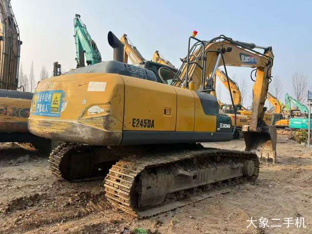 徐工 XE200D 挖掘机