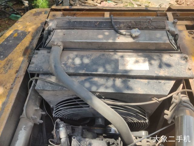 现代 R225-7 挖掘机