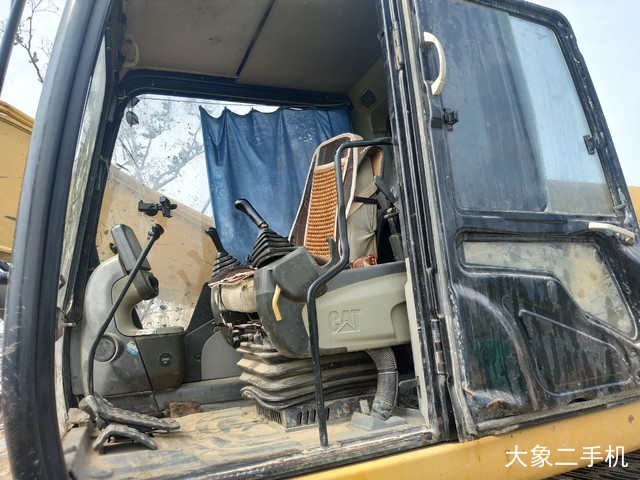 卡特彼勒 323DL 挖掘机