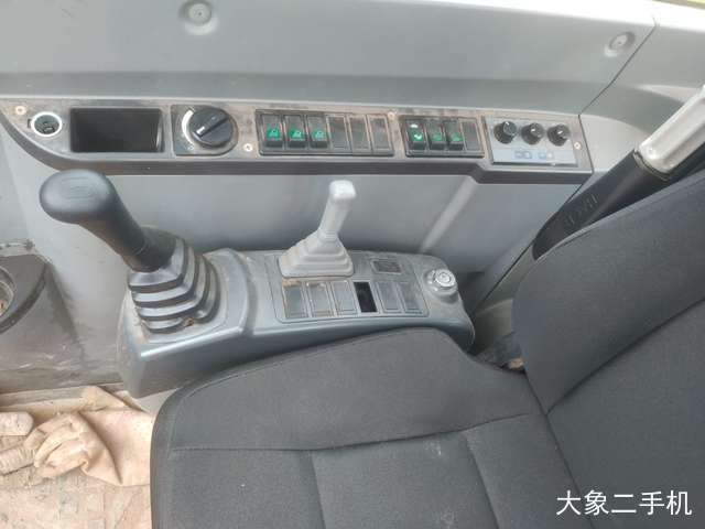 山东临工 E680F 挖掘机