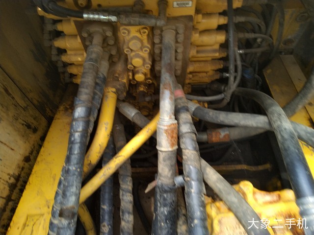 小松 PC220-8M0 挖掘机