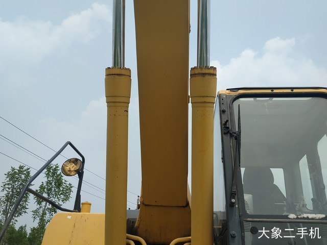 小松 PC240LC-8 挖掘机