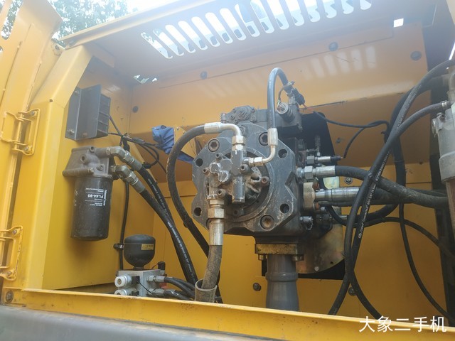 徐工 XE370CA 挖掘机