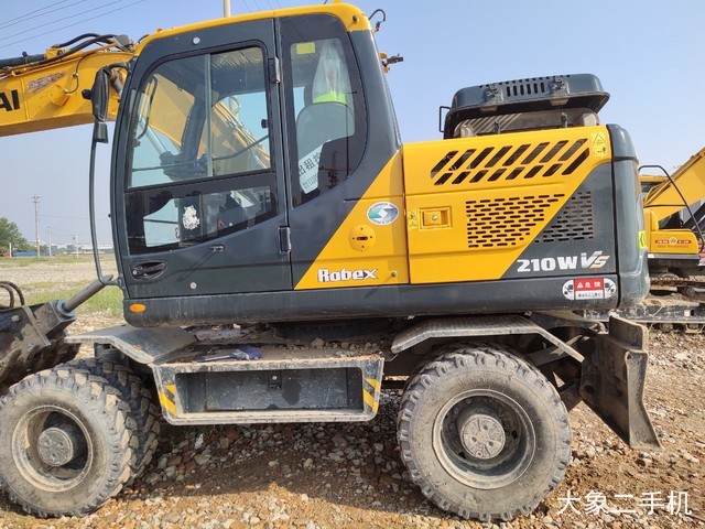 现代 R150WVS 挖掘机