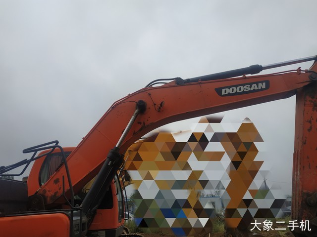 斗山 DH215-9 挖掘机