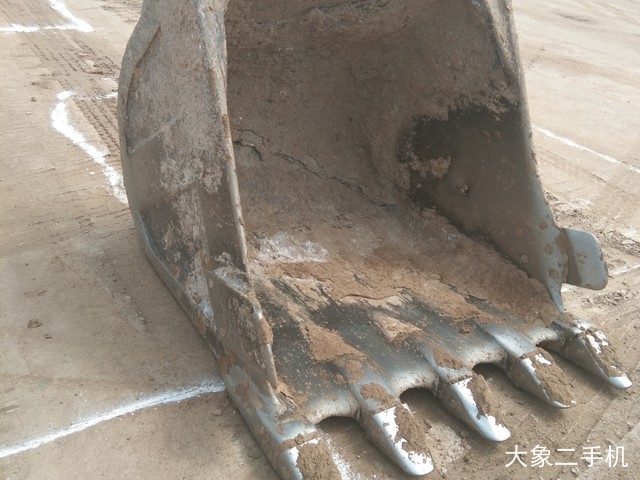 小松 PC240LC-8 挖掘机