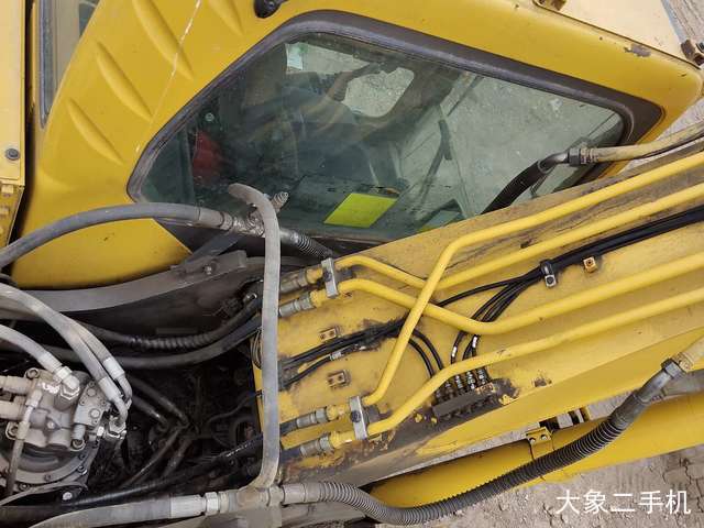 山东临工 E6225H 挖掘机