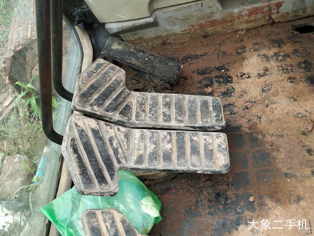 现代 R225LC-7 挖掘机