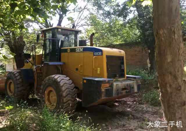 山工 SEM660B 装载机