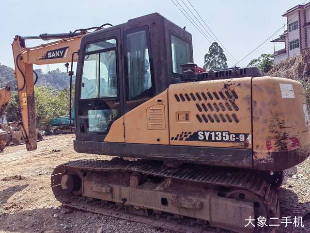 三一重工 SY135C-9 挖掘机