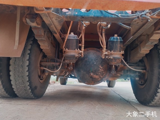 中国重汽 4X2 拖车