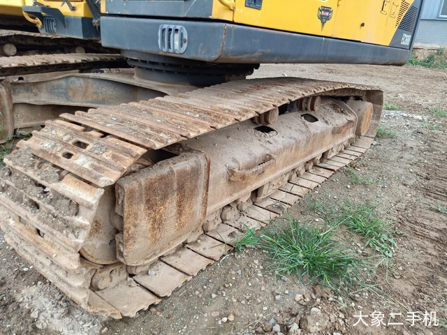 沃尔沃 EC210B 挖掘机