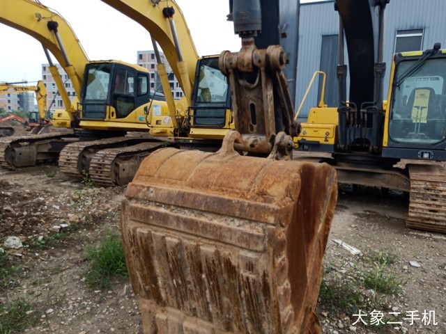 沃尔沃 EC210B 挖掘机