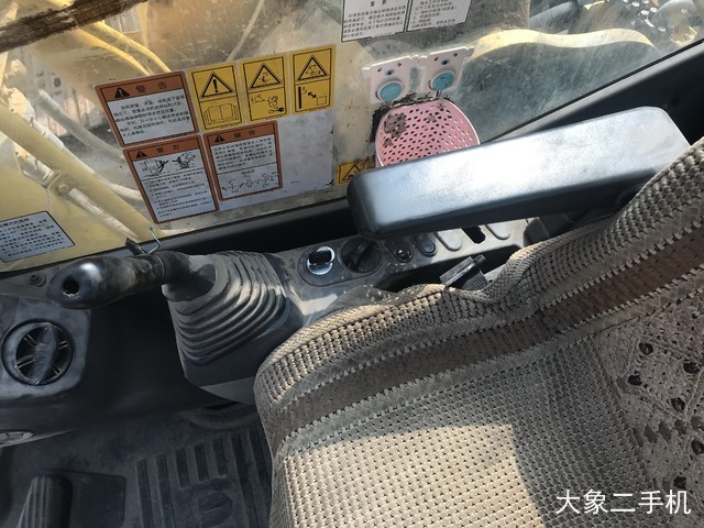 小松 PC220-8M0 挖掘机