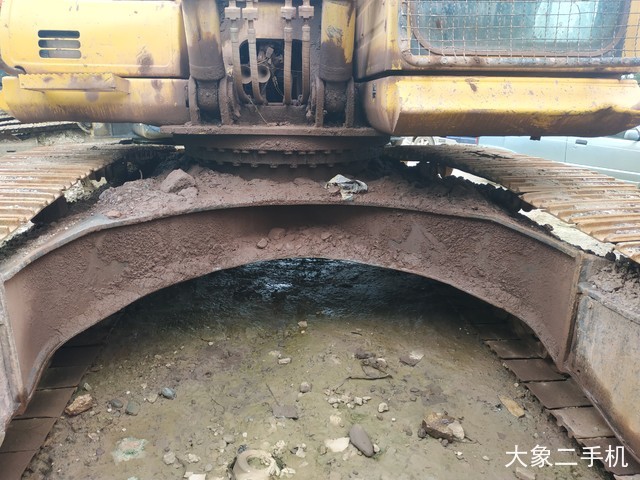 小松 PC240LC-8 挖掘机