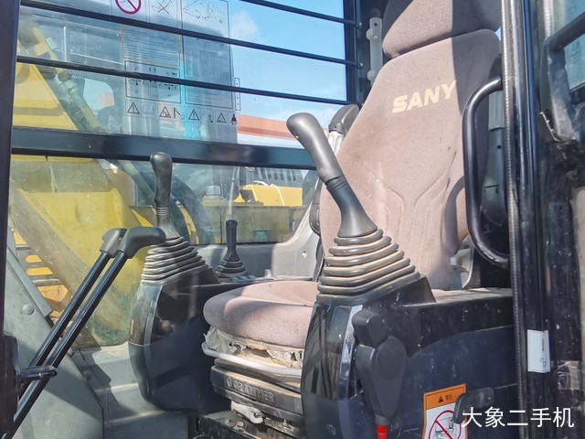 三一重工 SY75C 挖掘机