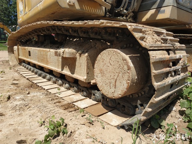 徐工 XE215C 挖掘机