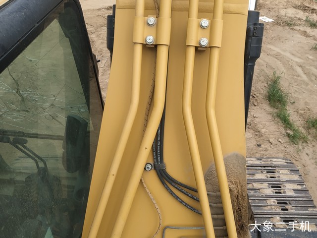 卡特彼勒 323D2L 挖掘机