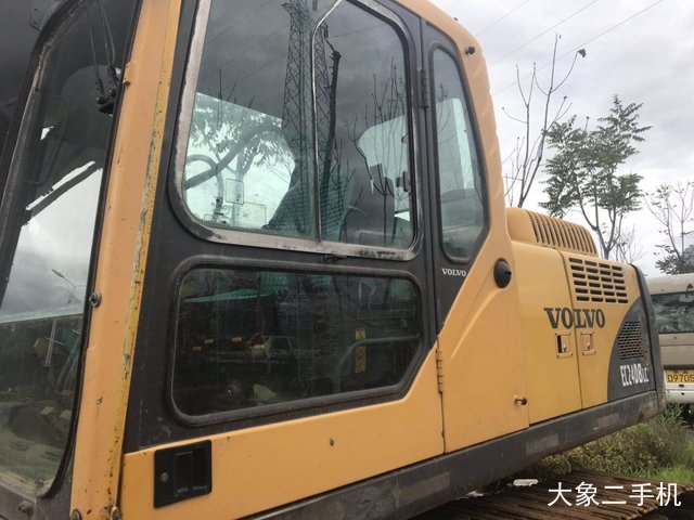 沃尔沃 EC210BLC 挖掘机