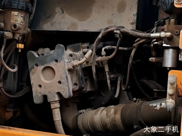 利勃海尔 R922 挖掘机