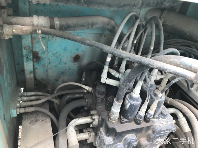 神钢 SK210LC-8 挖掘机